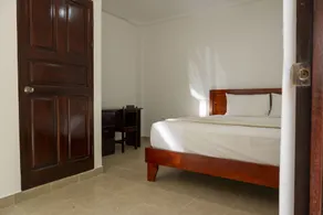 Fuego del Sol Beachfront Hotel - Zimmer