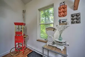 Game Room & Fire Pit: Peaceful Catskills Farmhouse - Innenbereich