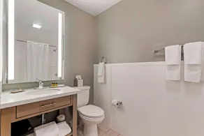 Best Western Plus Waterloo & Cedar Falls - Salle de bain
