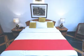 Hotel Kwality Regency - Quarto