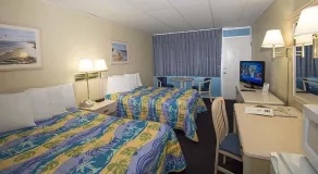 Thunderbird Beach Motel - Room