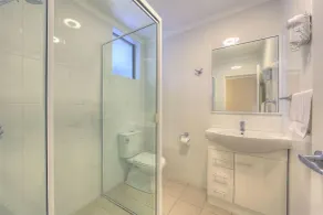 All Seasons Country Lodge - Bathroom