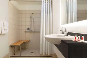 Howard Johnson by Wyndham Harrisonburg - Salle de bain