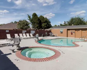 Quality Suites Midland North Loop 250 - Piscine