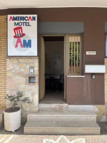 American Motel - Reception
