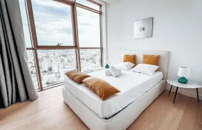 SkyHigh Central 360 Gym & Pool - Zimmer