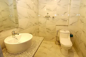 Hotel Tenki Kathmandu - Bathroom