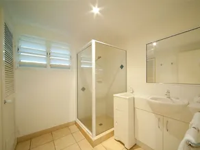 Poolside Mango House - Bathroom