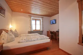 Chambre chez l'habitant avec piscine, sauna et jardin - Chambre
