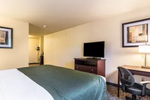 Cobblestone Hotel & Suites - Hutchinson - Værelse