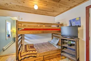 Quaint & Cozy Apartment 12 Mi to Ski Slopes - Zimmer