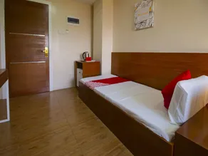 Super OYO 832 The Teepee Place Hostel & Residence Inn - Room