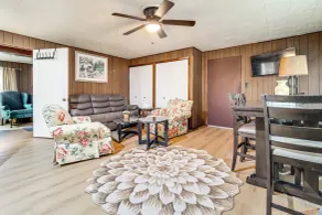 Metro Detroit Home Base w/ Yard, Pets Welcome! - Interiør