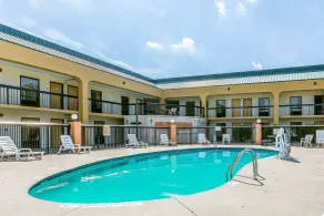 Rodeway Inn Knoxville East - Basseng