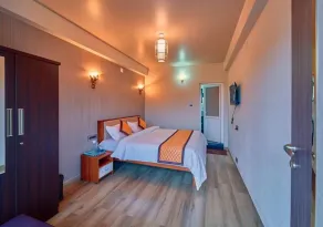 Ooty Blossom Retreat by VOYE HOMES - Rom