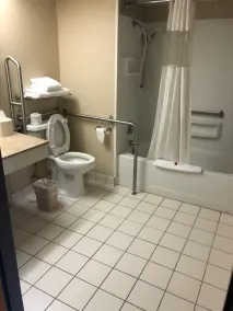 Holiday Inn Indianapolis - Airport Area N by IHG - Baño