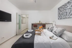 Apartment Consensus - Room