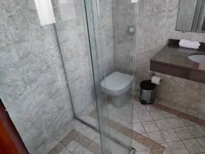 Hotel Requinte Careaçu MG - Baño