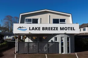 Lake Breeze Motel - Reception