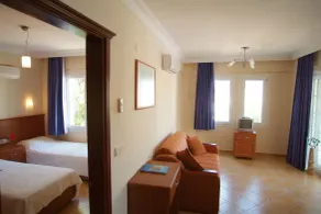 Sea Breeze Hotel and Apartments - Vue de la chambre