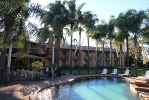 Charbonnier Motor Inn - Pool