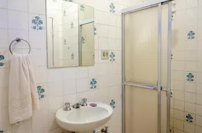 Beer Hostel Ilhabela - Bathroom