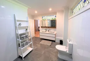 Mt Tamborine Stonehaven Manor - Badezimmer
