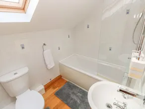 Kleines Bachhäuschen, LACHEN - Badezimmer