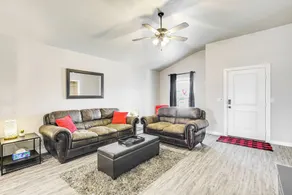'urbana Cabana:' Modern Home 8 Mi to Texas Tech! - Intérieur