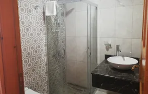 WOO Town - Bathroom