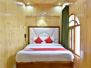 The Avenue River Side Hotel - Near Volvo Bus Stand Manali - Værelse