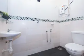 OYO 89981 Nyamanya Hotel - Bathroom