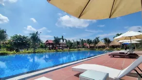 Sen Hong Town - Pool