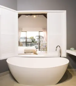 CANAL GUEST HOUSE - Waterfront Boutique B&B - Badezimmer