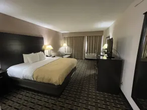 Quality Inn & Suites Cincinnati Downtown Area - Chambre
