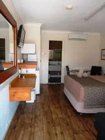 Winchester Motel - Room