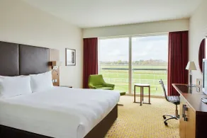 Lingfield Park Marriott Hotel & Country Club - Room