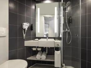 ibis Mumbai Vikhroli - An Accor Brand - Bathroom