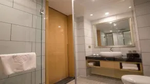 Ningxia Dejilinka Hotel - Bathroom