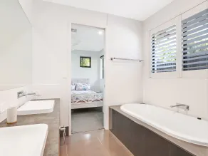 WATERFRONT HOME BORDERING MOOLOOLABA - Bagno