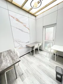 Addison's Adorable Abode - Room