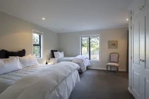Judge & Jury Village - Habitación
