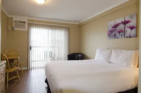 Tiki Shores Inn & Suites - Vue de la chambre