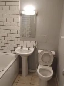 Citi Hotel Aberdeen City Centre - Bathroom