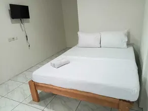 Hotel O 95063 Afifah Syariah Guest House Manado - Room