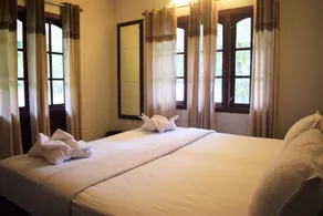3 Hills County - Room