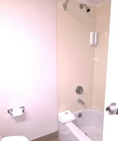Comfort Inn Wethersfield - Hartford - Bathroom