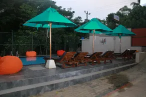 Sanu Lagoon Resort & Spa - Pool
