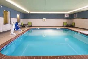 Holiday Inn Express Hotel & Suites Burlington by IHG - Pool
