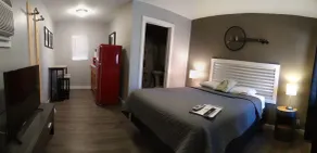 Buffalo Lodge Bicycle Resort - Amazing access to local trails & the Garden - Chambre